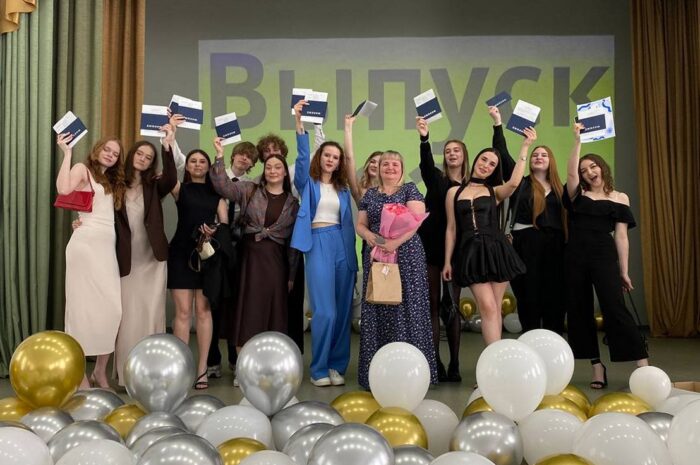 В добрый путь, выпускники!