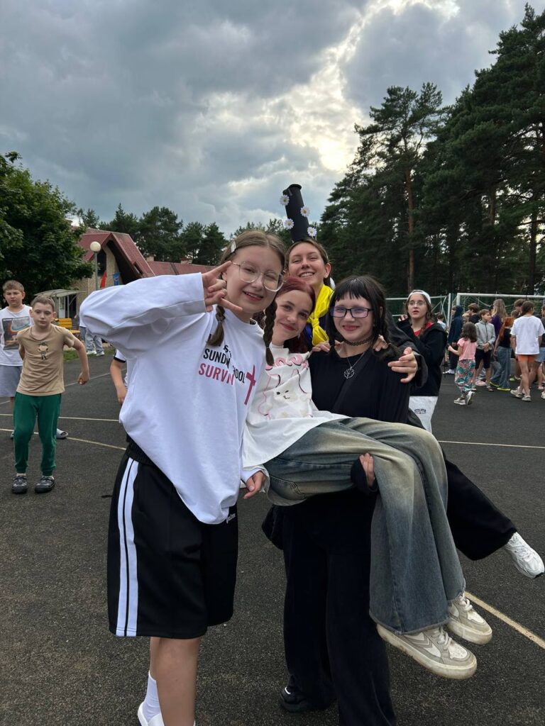 photo_5193150133209002991_y