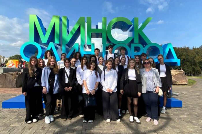 Народное возложение цветов