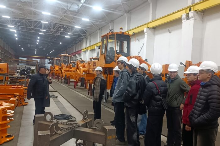 Экскурсия на ОАО «АМКОДОР-МАШ»