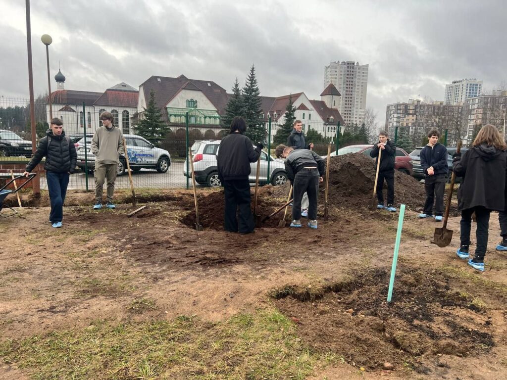 photo_5321452956806746239_y